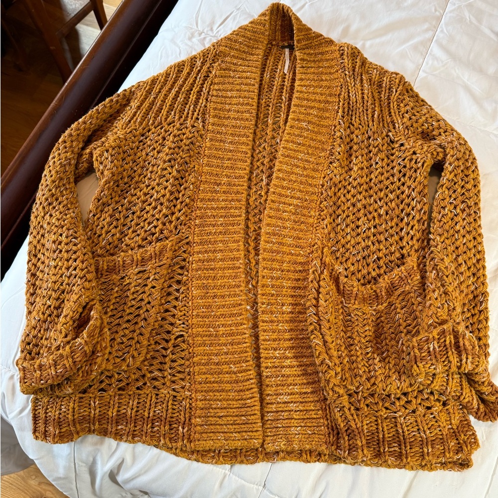 Free People cardigan. S